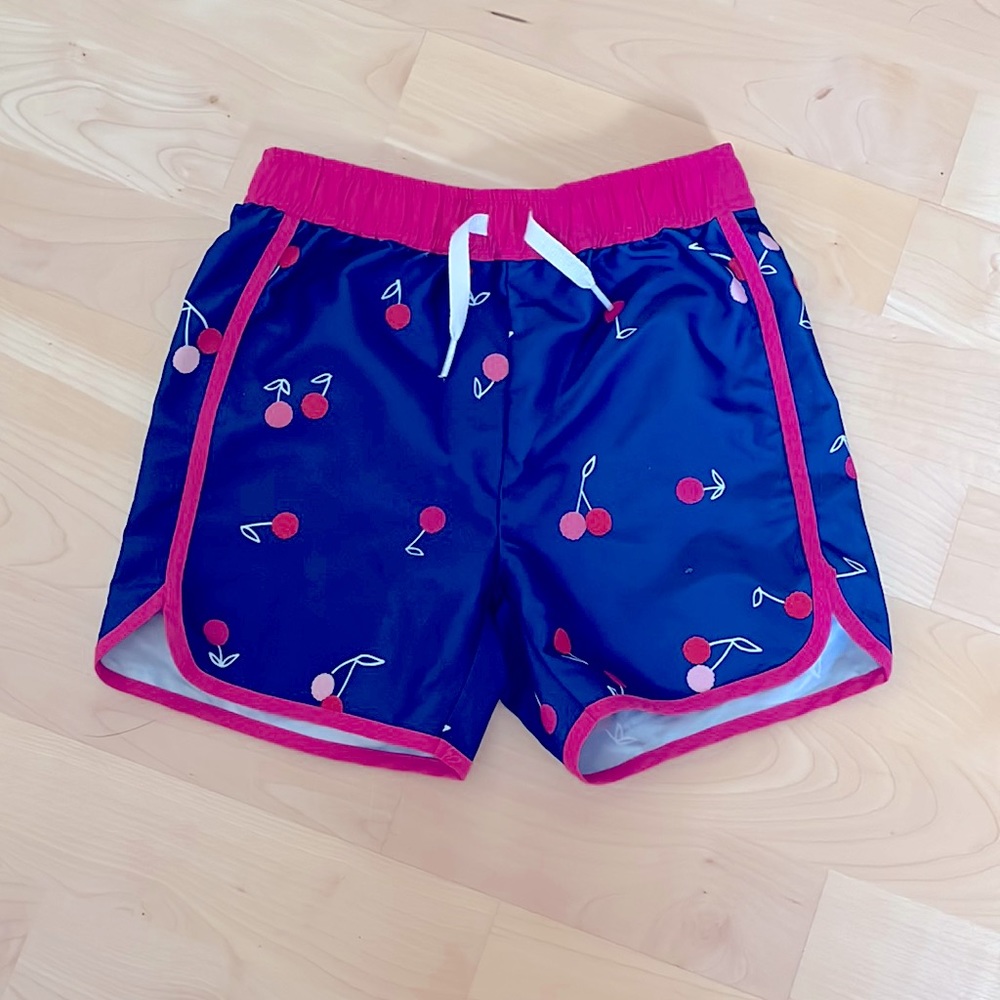 🎉 5 for $20 🎉  Hanna Andersson Cherry Print Board Shorts EUC Size 100 / US 4